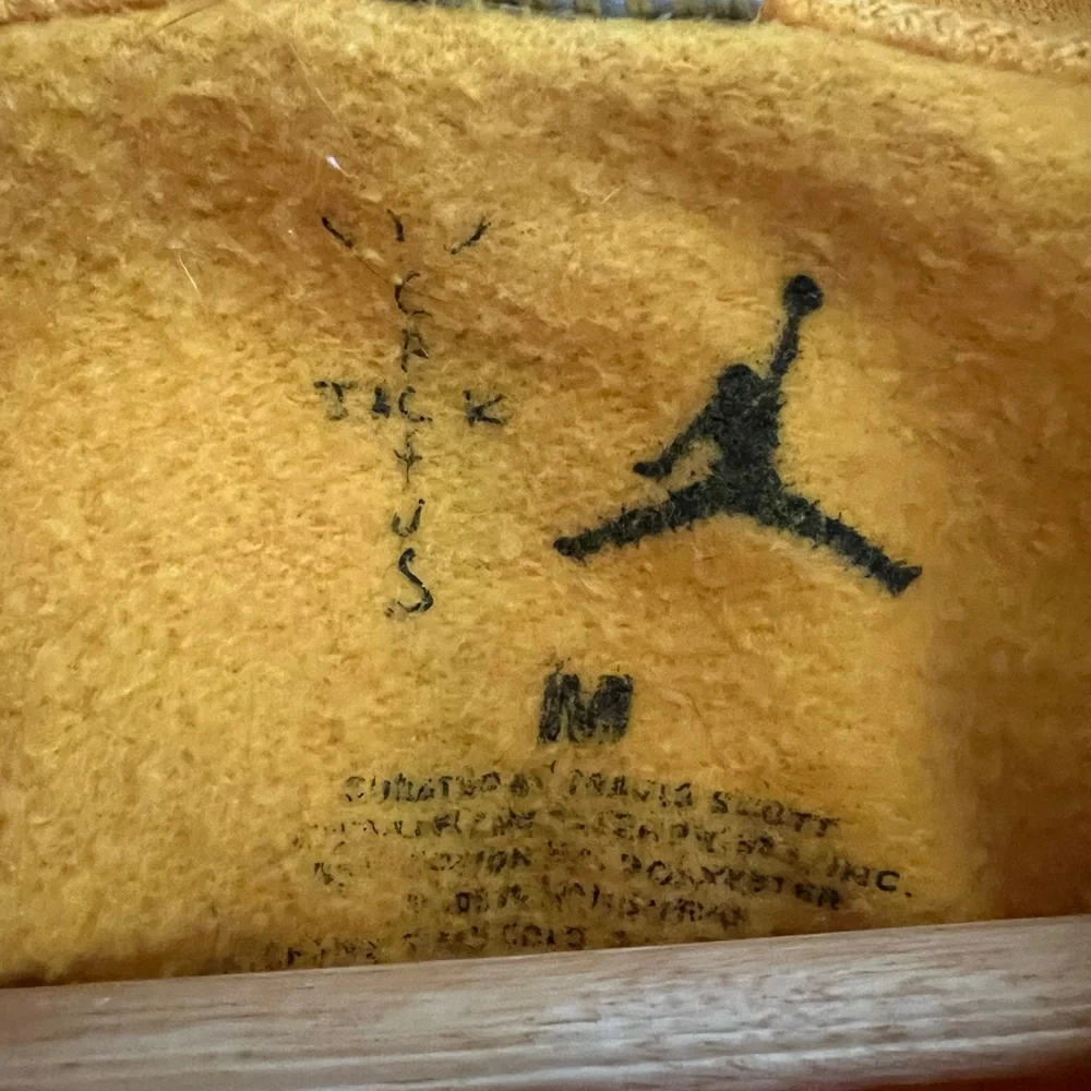 Nike Air X Cactus Jack by Travis Scott Yellow Hoodie Sweatshirt - size Medium - Picture 3 of 5